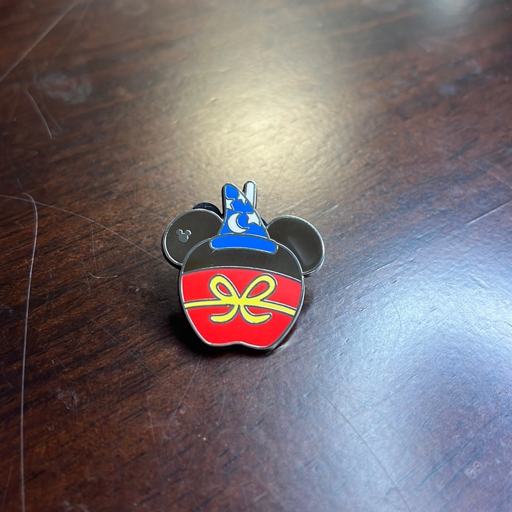 Disney Pin, hidden Mickey candy Apple, Fantasia Sorcerer Mickey